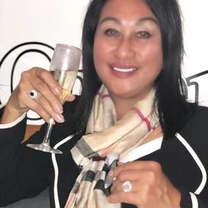 Meet your Posher, Marieta